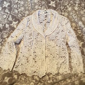 LILLY PULITZER white eyelet blazer.  In great condition size 8